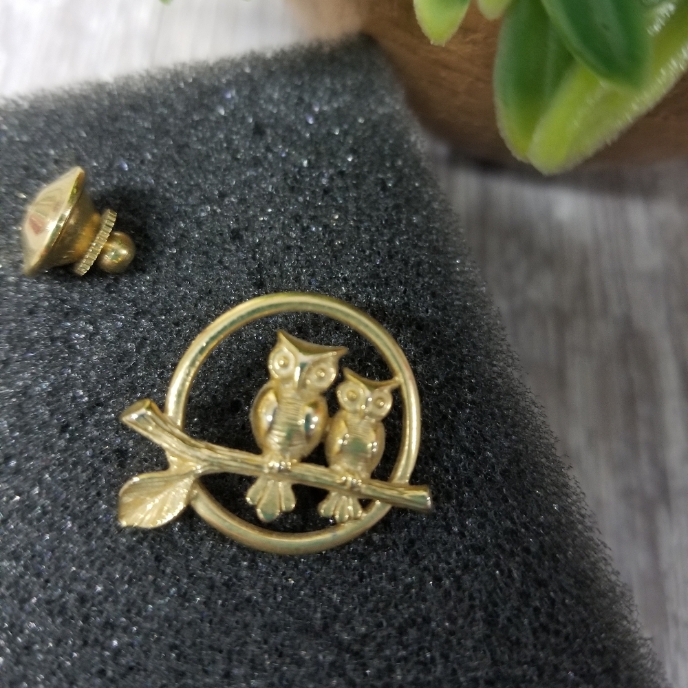 Vintage Avon small owl brooch - Picture 2 of 5